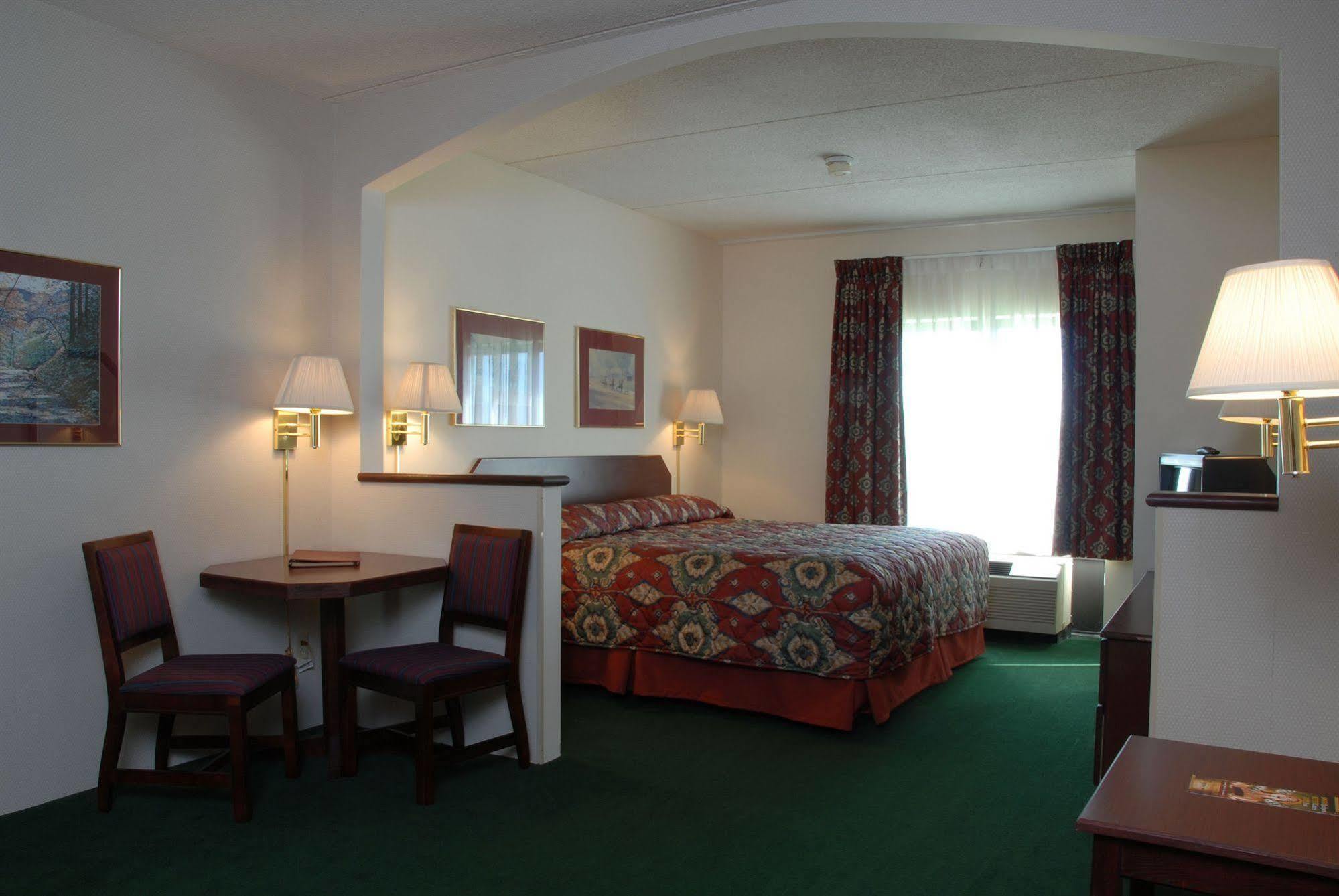 Vernon Downs Casino And Hotel Room photo